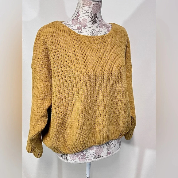 🛍️ Mustard‎ yellow FAVLUX sweater size S. - Picture 1 of 13